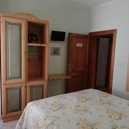 Anticarua Bed & Breakfast Opi